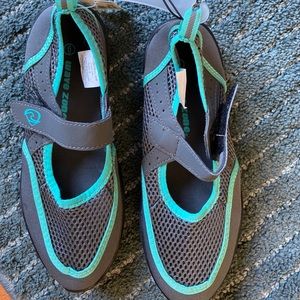 Wave Zone MaryJane Charcoal Swim Shoes size 6